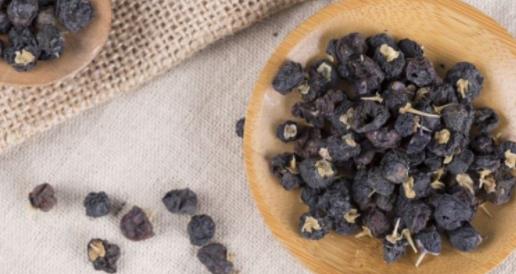 黑枸杞泡水喝的功效 黑枸杞泡水喝的注意事項(xiàng)
