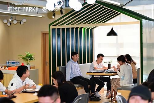 又雙叒叕一家星級網紅中膳健康食堂開業!“HDNH”健康理念造不?