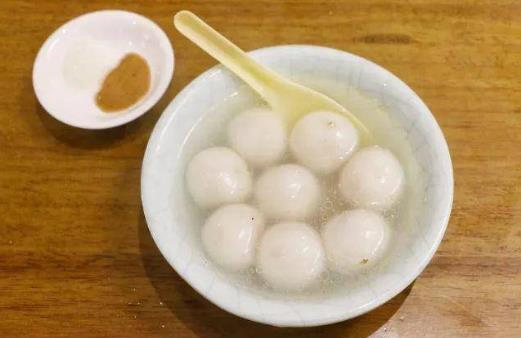 小湯圓煮好后怎么才能不粘在一起?湯圓聞著酸了還能吃嗎