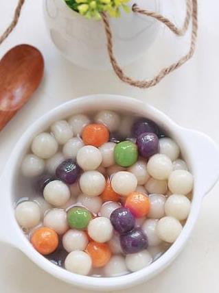 小湯圓煮好后怎么才能不粘在一起?湯圓聞著酸了還能吃嗎