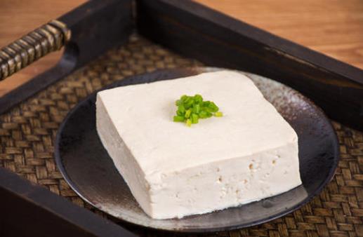 天天吃豆腐嘌呤會高嗎?豆腐吃著有點苦是咋回事?
