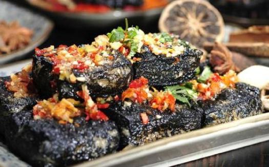 豆腐放臭了可以當臭豆腐吃嗎?臭豆腐的熱量高不高?