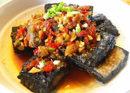 豆腐放臭了可以當臭豆腐吃嗎?臭豆腐的熱量高不高?