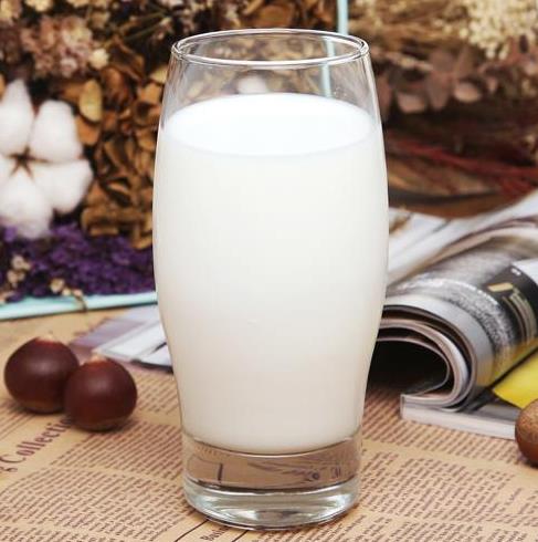 現(xiàn)擠的鮮牛奶能冷凍嗎?鮮牛奶可以做成酸奶嗎?