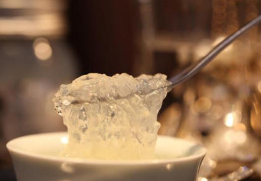 燕窩發黑了還能吃嗎?燕窩有點濕能曬一下嗎?