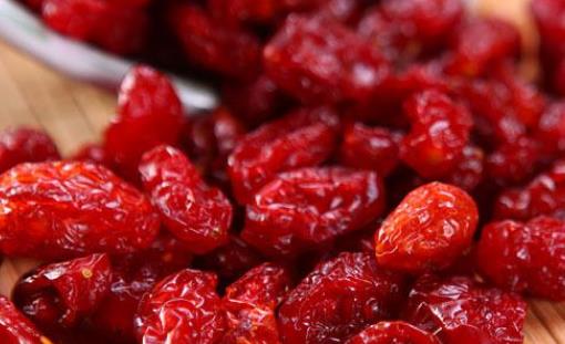 經期可以吃蔓越莓膠囊嗎?吃蔓越莓有哪些功效?