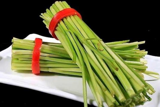 芹菜焯水后會(huì)破壞營養(yǎng)嗎?吃水芹菜有什么好處