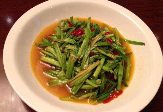 芹菜焯水后會(huì)破壞營養(yǎng)嗎?吃水芹菜有什么好處