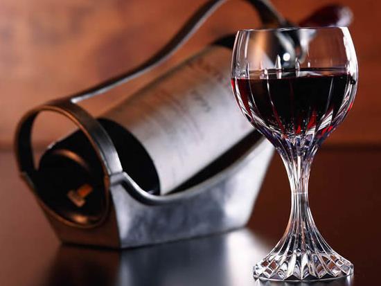 喝了紅酒怎么解酒最好?正常女性喝多少紅酒會醉?