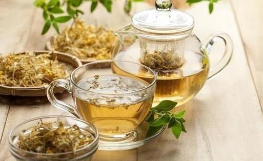 金銀花泡水喝對皮膚好嗎 金銀花泡水適合什么時候喝