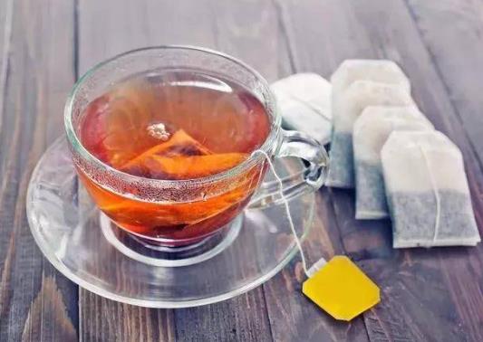 用茶包泡茶要不要過一遍水?過期茶包可做什么用?