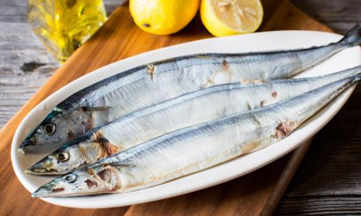 經(jīng)常吃秋刀魚(yú)好嗎?吃秋刀魚(yú)需要注意什么?