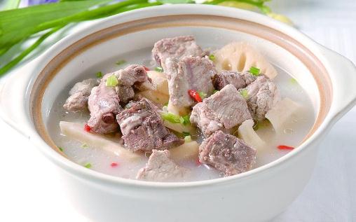 骨頭湯要先過水嗎 骨頭湯喝多了會痛風嗎