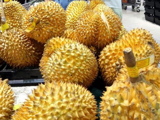 榴蓮香味很濃但沒(méi)開(kāi)口能吃嗎?榴蓮香味濃好吃還是不濃好吃