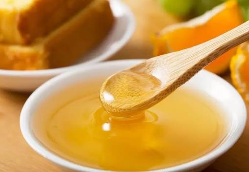 土蜂蜜后味發苦正常嗎?蜂蜜用冷水沖是什么效果?