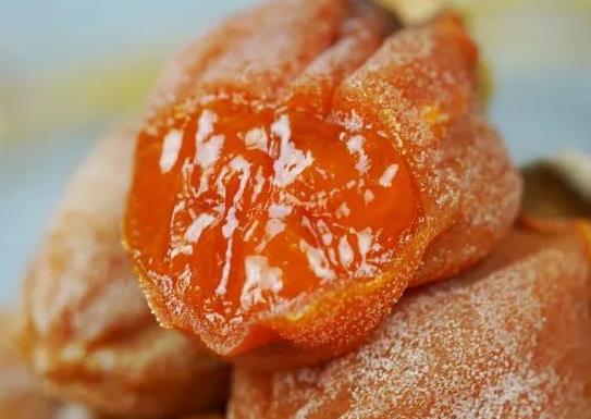 柿餅發霉了洗洗還能吃嗎?做柿子餅是用生柿子還是熟了的柿子?