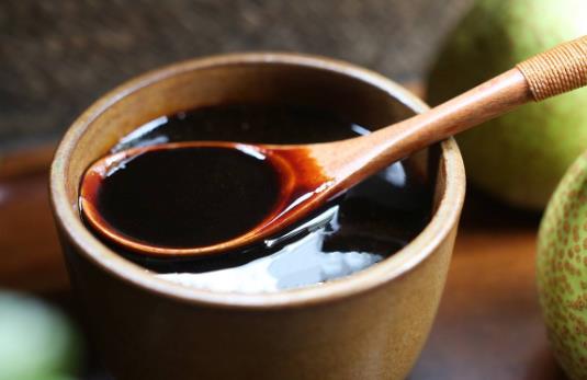 秋梨膏什么季節(jié)喝合適?秋梨膏和枇杷膏的區(qū)別有哪些?
