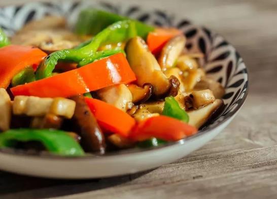 蠔油里面有白色斑點還能吃嗎?買蠔油時瓶身上應該有哪兩個字