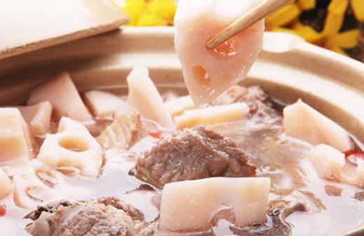高壓鍋排骨蓮藕湯什么時(shí)間放藕 脾胃不好可以吃蓮藕湯嗎