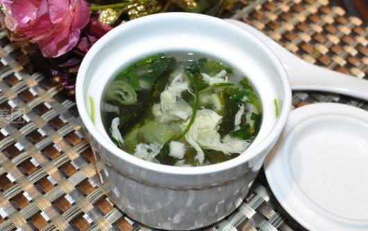 痛風(fēng)患者可以吃紫菜嗎?紫菜有些紅正常嗎?