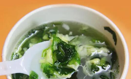 痛風(fēng)患者可以吃紫菜嗎?紫菜有些紅正常嗎?