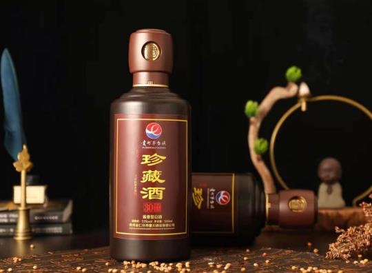 好的糧食酒喝起來是什么感覺?白酒顏色微黃是加的色素嗎