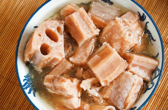 怎么區分粉藕和脆藕 七孔藕和九孔藕哪個粉