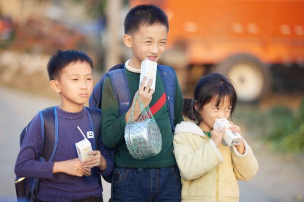 真摩菈:高營養低負擔,水牛奶“輕”飲新選擇