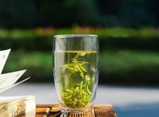 泡龍井茶第一泡要沖掉嗎?龍井茶泡出來發紅是什么原因