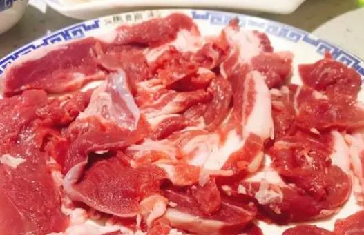 羊肉火鍋吃了會上火嗎?羊肉配什么吃不上火?