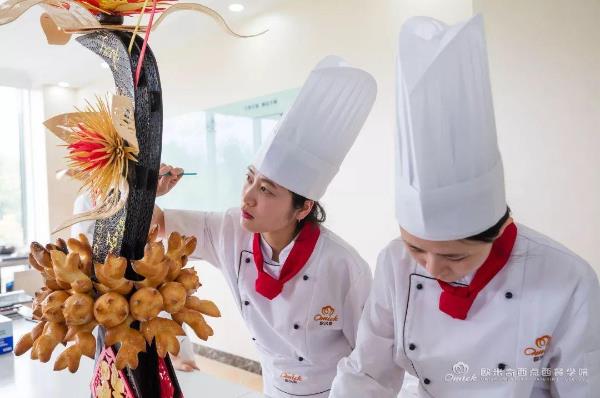 歐米奇西點學校——記2019成都歐米奇面包大師集訓營