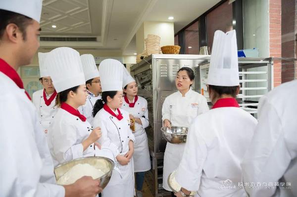 歐米奇西點學校——記2019成都歐米奇面包大師集訓營