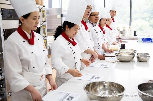歐米奇西點學校——記2019成都歐米奇面包大師集訓營