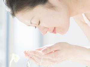 洗臉用什么水？洗臉用冷水、溫水還是熱水好