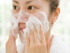 錯誤保養壞習慣：5種毀容舉動比別人老得快