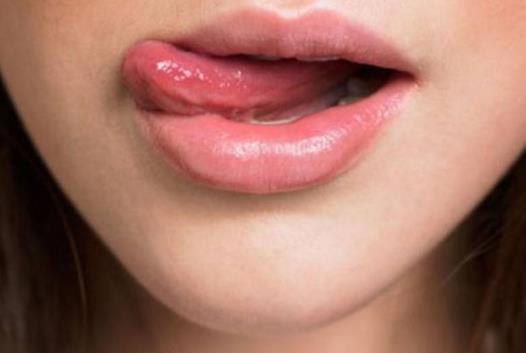 唇膜可以當口紅打底嗎?唇膜和唇膏有什么區別?