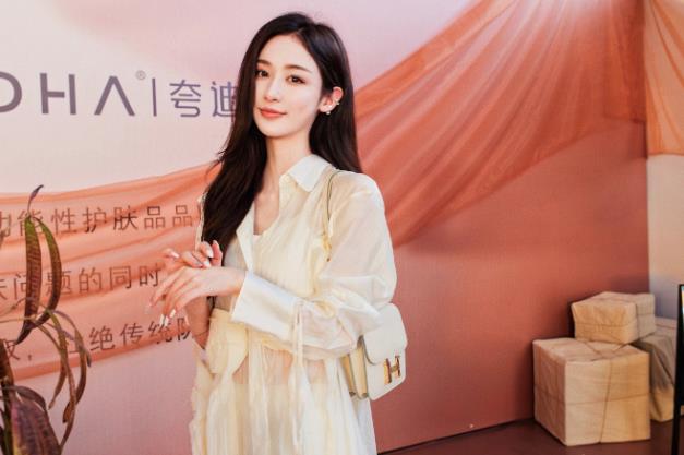 WOW Light聯手國貨“抗老專業線”創新品牌夸迪,點亮雷虎浪漫街區