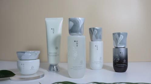 花間堂煥白淡斑無(wú)瑕系列,幫你度過(guò)慘無(wú)人道的護(hù)膚“瓶頸期”