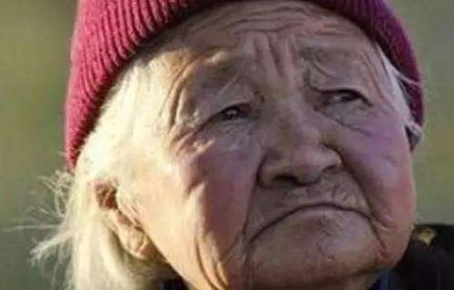 看起來比同齡人更蒼老 六個不良習慣小心使你臉部皺紋增多