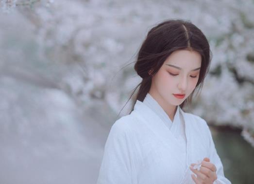 脫唇毛一個月了黑印還沒消是咋回事?脫唇毛以后會不會長出來更多?