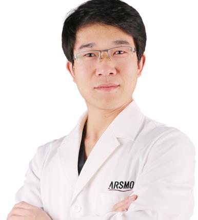 青島華韓整形美容醫院武偉亮醫生怎么樣 做雙眼皮好嗎