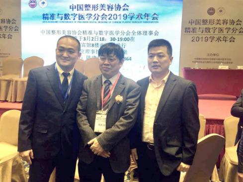 廈門臉博士整形醫院可信嗎 拉斯鼻整形修復技術免費拯救了這個無鼻小孩