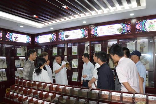 “健康惠民 服務(wù)百姓”廈門華醫(yī)館正式納入醫(yī)保報(bào)銷定點(diǎn)單位