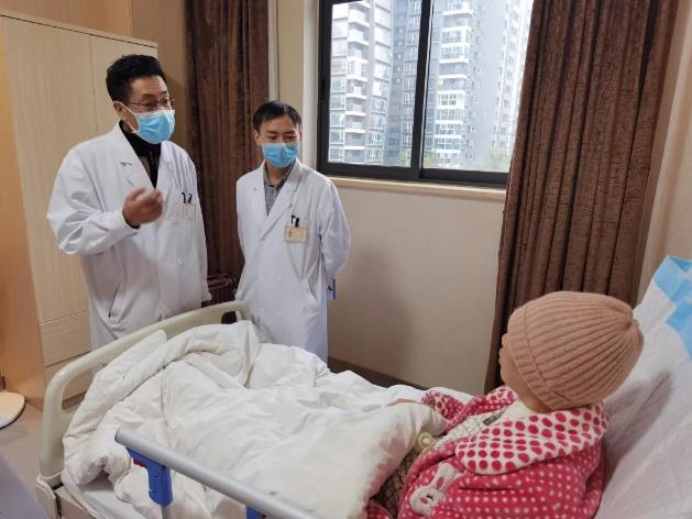 53歲阿姨查出甲狀腺癌,成都民生耳鼻喉為她成功實施手術