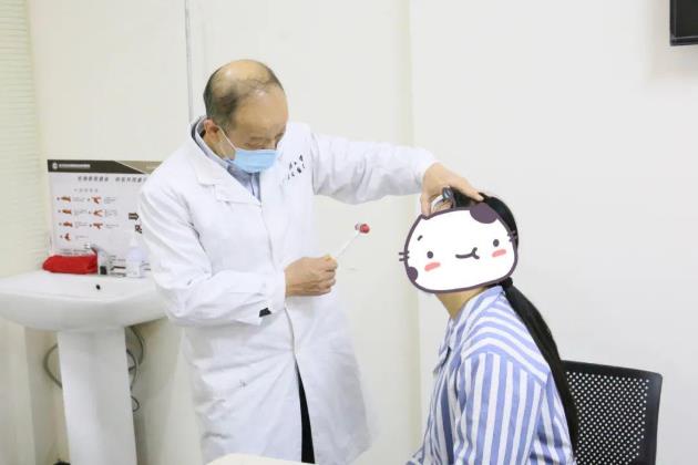 26日湖北抗癲癇協會常務副會長潘松青教授來武漢中際醫院會診啦
