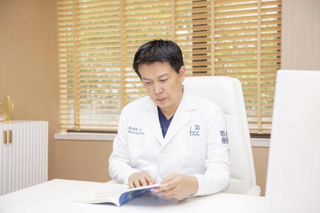 上海聯合麗格李鴻君院長:美無止境,唯有精誠以付