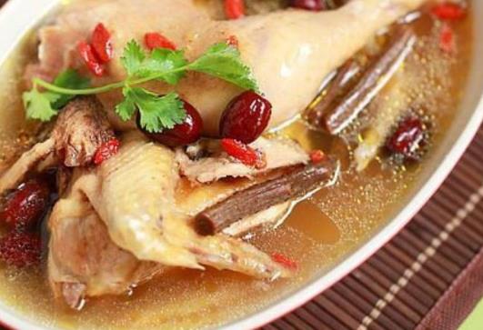 雞湯放電飯煲里隔夜還能喝嗎?煮好雞湯第二天可以加水煮嗎