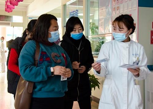 關愛婦女兒童健康 三八節盤龍區婦聯攜手云南九洲醫院開展免費健康檢查與宣教