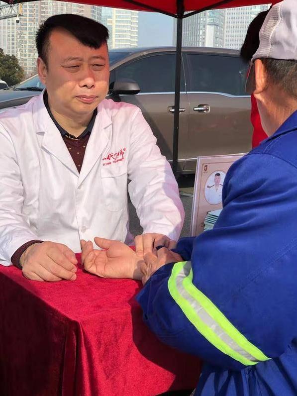 溫暖綠城 健康同行——鄭東素樸中醫院義診進社區