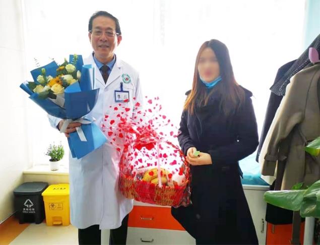 南京天佑兒童醫院好醫生之郭小州,鮮花水果見真情